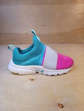 Nike Presto Extreme Cabana/Laser Fuchsia Color Slip On Kids Shoes